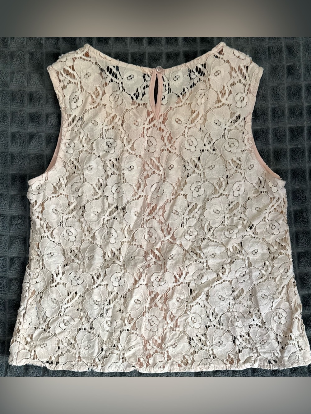 Medium Hot & Delicious Pearl-Trim Blush Pink Lace Sleeveless Top (B8) - Picture 5 of 6